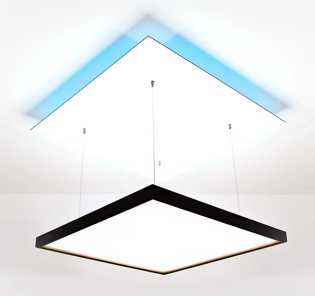 Quadratische LED Pendelleuchte mit indirekter blauer Ambient Beleuchtung für modernes Raumdesign.